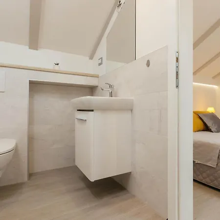 Amazing In Gornji Prolosac With Wifi Holiday home Gornji Prolozac