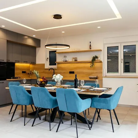 Holiday home Amazing In Gornji Prolosac With Wifi Gornji Prolozac