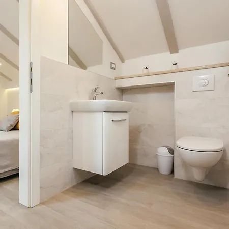 Amazing In Gornji Prolosac With Wifi Casa vacanze