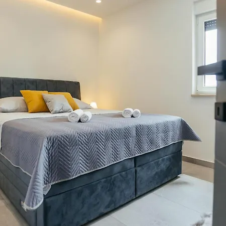 Casa vacanze Amazing In Gornji Prolosac With Wifi *