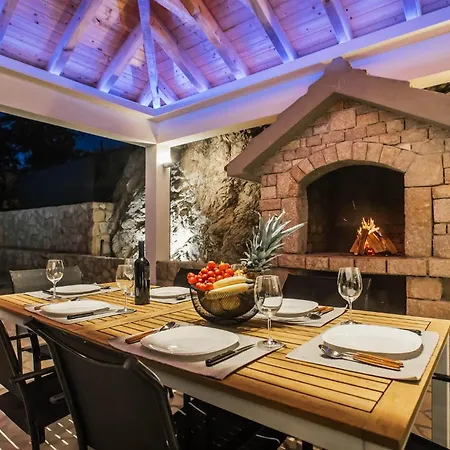 Holiday home Amazing In Gornji Prolosac With Wifi Gornji Prolozac