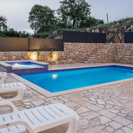 Amazing In Gornji Prolosac With Wifi Holiday home *