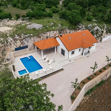 Holiday home Amazing In Gornji Prolosac With Wifi Gornji Prolozac